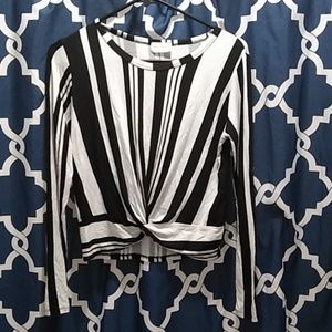 Long sleeve black and white shirt